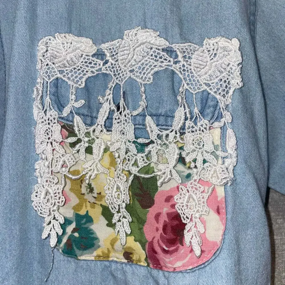 Vintage LOGOCLUB Light Wash Denim Floral Lace Button-Up Blouse Top - Picture 5 of 6